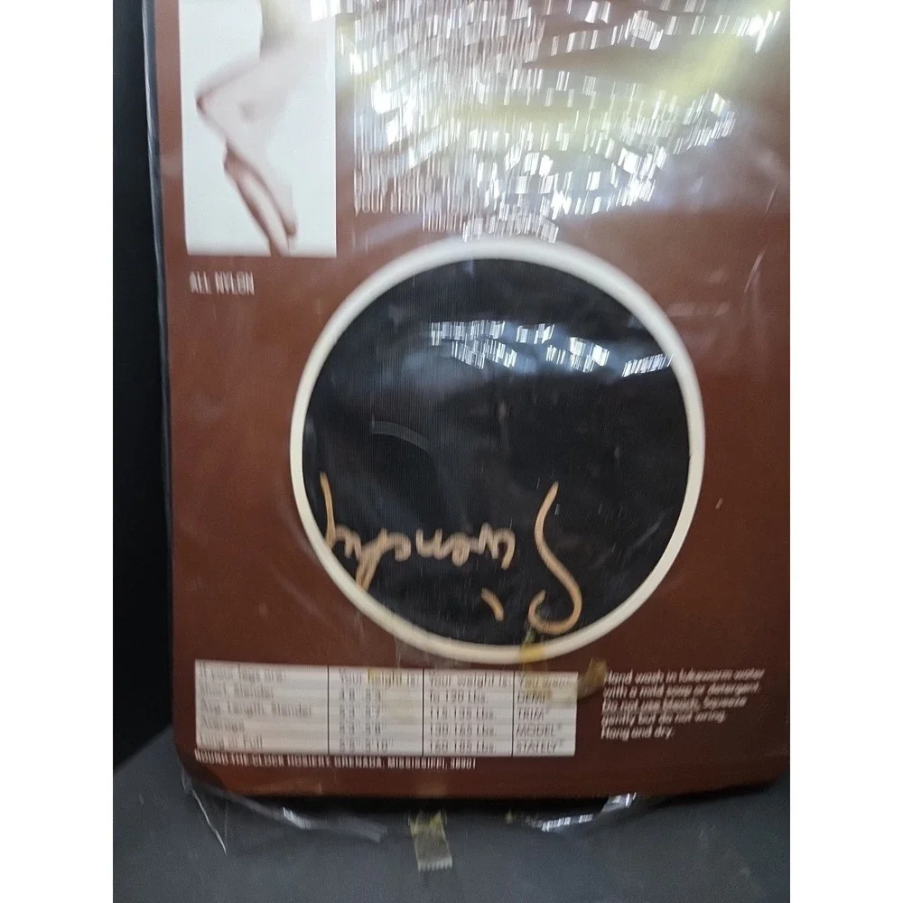 Givenchy‎ Hosiery Signature Pantyhose Le Jet Back Style 586 